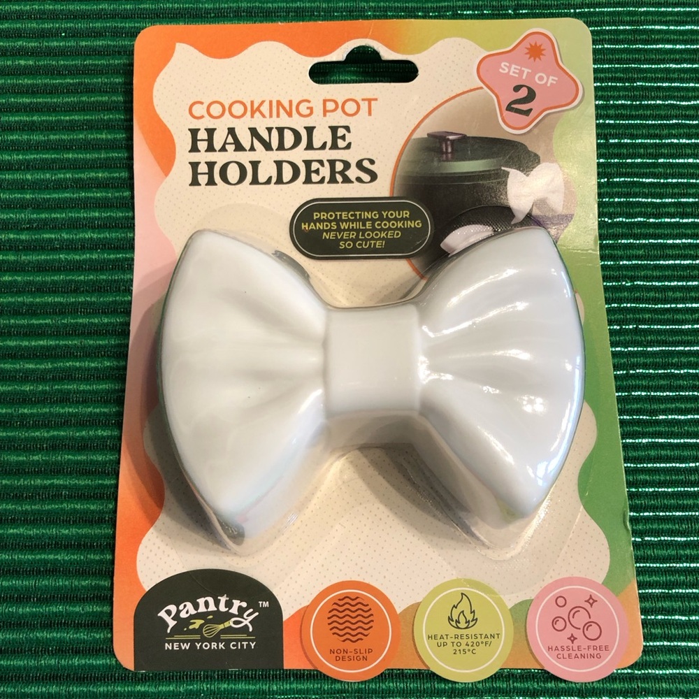 Pantry New York City - Bow Cooking Pot Handle Holders